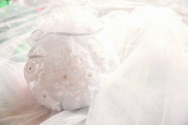 Bir gelin için lüks beyaz çanta