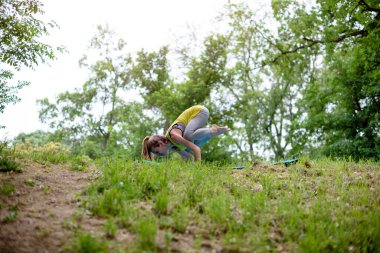 doğada Yoga egzersiz