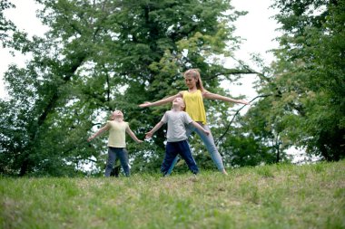 doğada Yoga egzersiz