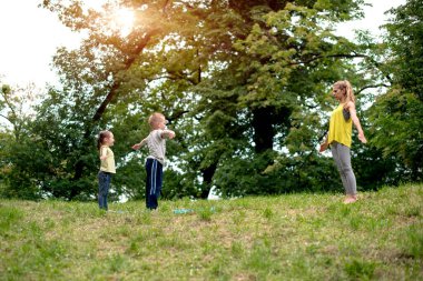 doğada Yoga egzersiz