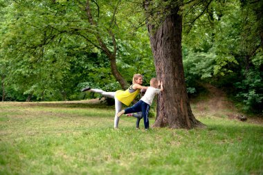 doğada Yoga egzersiz