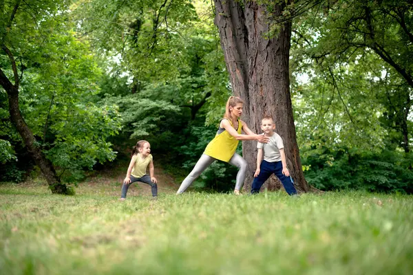 doğada Yoga egzersiz