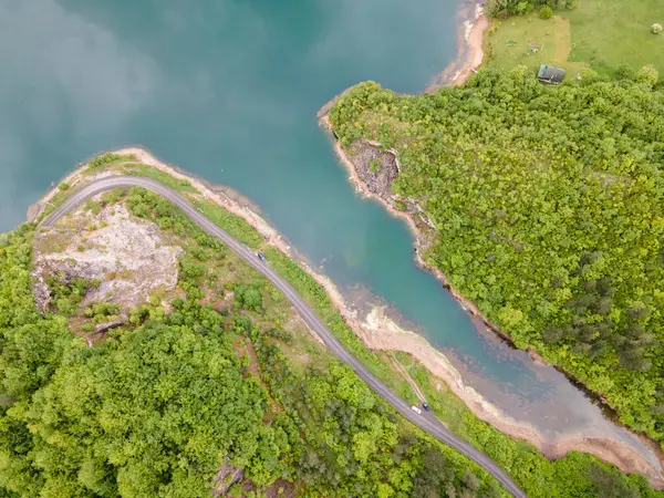 Doğada temiz hava ve temiz su ile güzel, huzurlu bir yer. Hava görünümü
