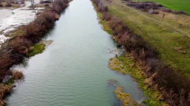 Akan nehir şehrin kırsal kesiminde başladı Zrenjanin insansız hava aracıyla yakalandı