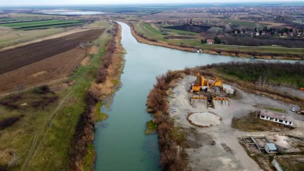 Αεροφωτογραφία Του Σημείου Όπου Ποταμός Bega Συναντά Κανάλι Dtd Κοντά — Αρχείο Βίντεο