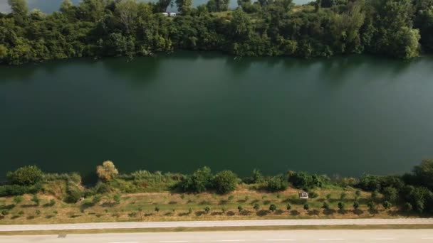 Filmagem Pequeno Lago Com Drone — Vídeo de Stock