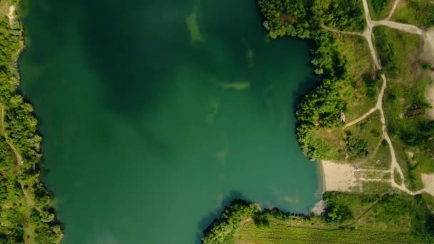 Άποψη Της Μεγάλης Τυρκουάζ Λίμνης Saransko Jezero Στη Μπέλα Κρκβα — Αρχείο Βίντεο