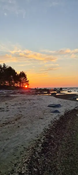 Zonsondergang Rotsachtige Kust Van Oostzee — Stockfoto