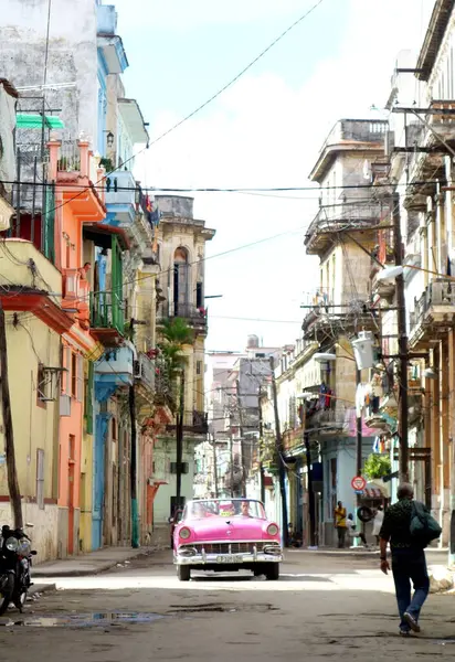 Eski Pembe Havana arabası. Yüksek kalite fotoğraf