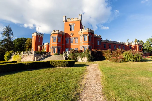 Gün batımında Barok Kalesi