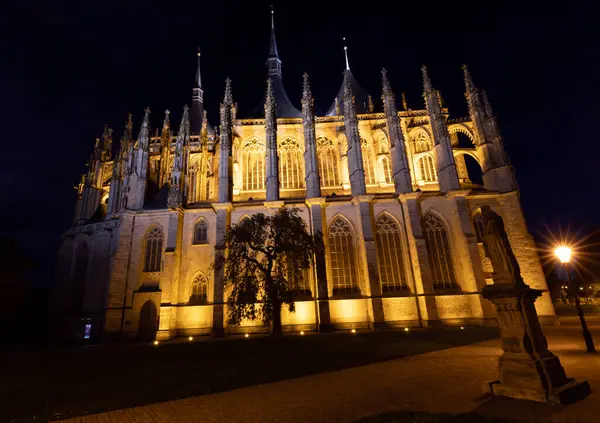 Şehrin tarihi kısmının akşam manzarası