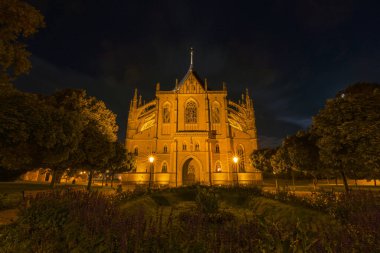 Çek Cumhuriyeti Kutna Hora 'daki St. Barbora Katedrali' nin gece manzarası