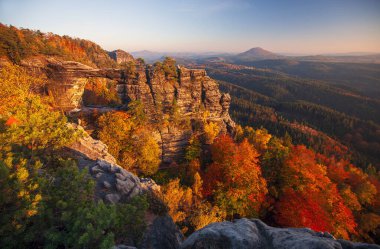 İsviçre 'nin Bohemian kayalık kapısının güzel manzarası