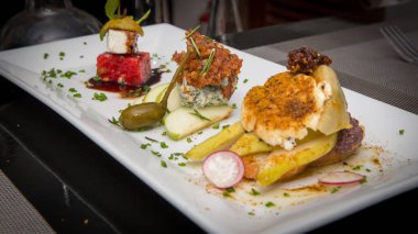 Tek kişilik gurme aperatifler.