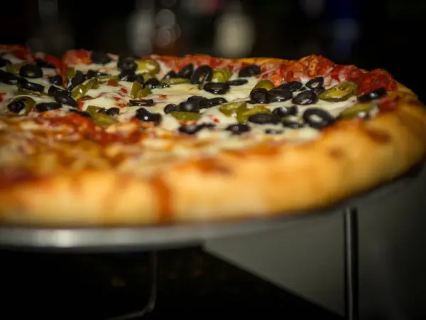 Jalepeno Black Olive Pizza Extra Cheese — Stock Photo, Image