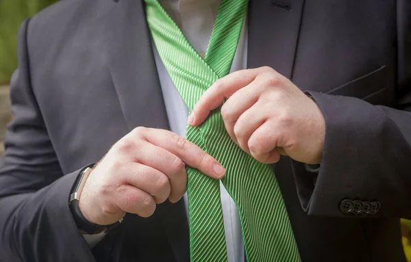 Man Putting His Tie Getting Ready His Event — Stock Photo, Image