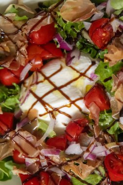 Tomato Burrata Salad with Balsamic Reduction clipart