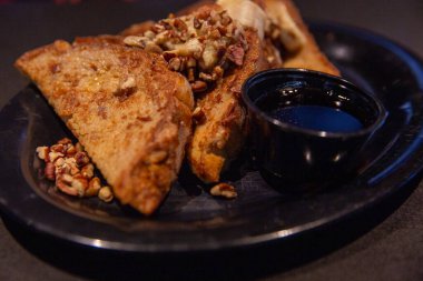 Şerbetli muzlu kahvaltı.