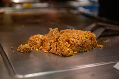 Japon Biftek Evi 'nde kızarmış pirinç.