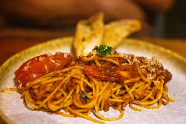 Klasik İtalyan Spagettisi Napolyon Makarnası