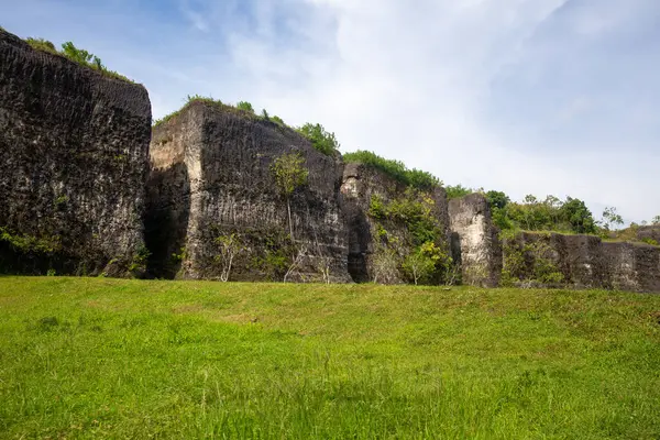 Endonezya 'daki GWK Kültür Parkı' nda taş duvarlar