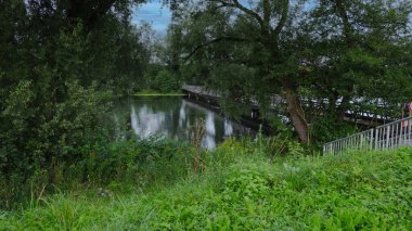 Steg ber einen Altrheinarm