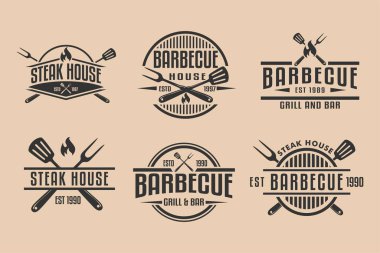 Barbekü restoranının klasik logo amblem damgası rozet konsepti Grill ve Bar ateşli BBQ logo şablonları Vektör çizimi