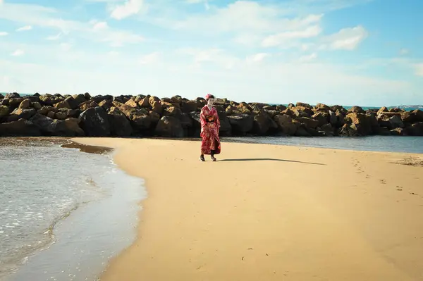 Deniz kenarındaki geyşa farkındalığı