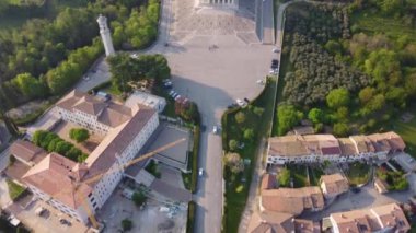 Possagno, Treviso 'daki Canova tapınağı. İtalya, Veneto 'da Antonio Canova tarafından tasarlanan Neoklasik stil tapınağı..
