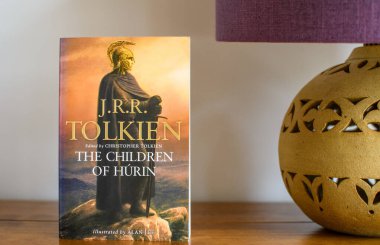 Exeter İngiltere. 02-13-24. Yazar J. R. R. Tolkien 'in Hrin' in Çocukları kitabı. Tolkien 'in Orta Dünya' nın ilk çağında geçen üç büyük hikayesinden biri. Boşluğu kopyala.