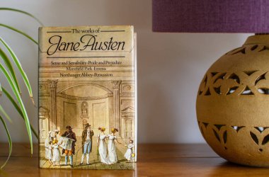 Exeter İngiltere. 02-13-24. Jane Austen 'ın eserleri. Romantik kurgu eserleri toprak sahibi üst tabakanın arasında geçen İngiliz romancı. Boşluğu kopyala.