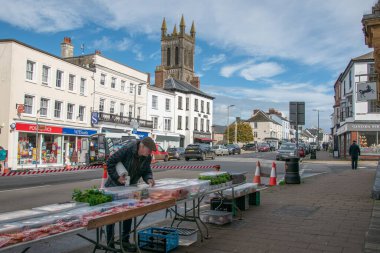 Honiton, Devon, uk. 10-24-23. Honiton caddesi market tezgahları. Bu eski dantelli kasabada, Honitons 'ın gelişen ana cadde pazarları ve tüccarları var..
