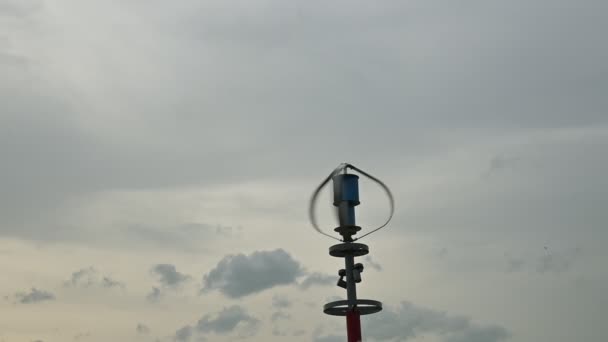 Rüzgarın Elektrikli Mini Pervanesi Yavaş Döner — Stok video