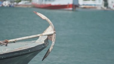 Balıkçı teknesinde küçük çapa