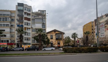 Türkiye İzmir 18 Ocak Karsiyaka 2025 Kıyı Tarihi Binası