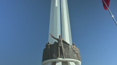 Atatürk Anıt Heykeli Kaydırma Videosu