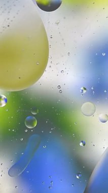 Dönen sıvı küreler ruhani kromatik danslar. dikey kare