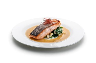 Somon bifteği, ızgara somon balığı.