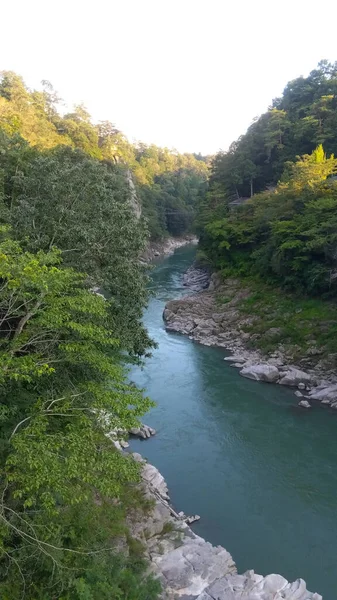 Tenryu Vadisi Akıntısı ve Yaz Akşamı Gökyüzü