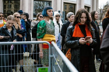 Kiwi Lee, Paris Moda Haftası Kadın Giyim / Kış 20-21 programında MIU 'nun dışında görüldü..