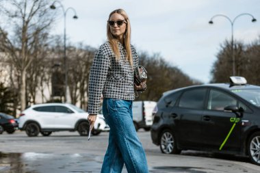 Charlotte Groeneveld, Paris Moda Haftası Kadın Giyim / Kış 20-21 'de Chanel Show' un dışında görüldü..