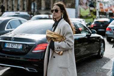 Erika Boldrin, Paris Moda Haftası boyunca Chanel Show 'un dışında görüldü. Kadın giyim kuşağı / Kış 20-21.