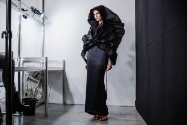 KYIV, UKRAINE - Şubat 01, 2019: Model kulis FINCH şovu - Ukrayna Moda Haftası Kış 2019-2020