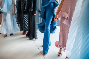 KYIV, UKRAINE - EYLÜL 04, 2024: Kulis J 'AMEMME Şovu - Ukrayna Moda Haftası Yaz 2025