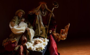 Noel doğum sahnesinin figürleri, bebek İsa, Meryem ve küçük çobanlar