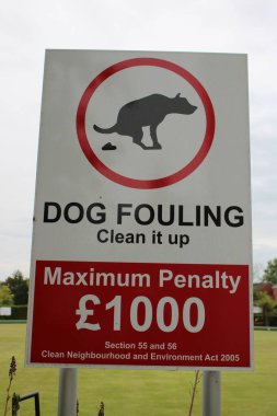 Kırmızı ve beyaz tabela 