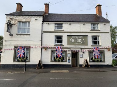 Syston, Leicestershire, İngiltere 9 Mayıs 2023 The Queen Victoria Pub and Restaurant, High Street, Syston