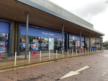 Hemel Hempstead, Hertfordshire, İngiltere, 17 Mart 2024, Cloud 9 çocuk kapalı şişirilebilir park, Jarman Park