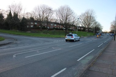 Leicester, Leicestershire, İngiltere, 24 Mart 2024 Beaumont ley Caddesi, Churchwood Bulvarı yakınları alacakaranlıkta alındı.