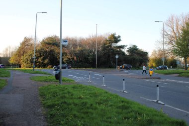 Leicester, Leicestershire, İngiltere, 24 Mart 2024 Beaumont ley yolu üzerindeki kavşakta öğleden sonra A563 'e götürüldü.